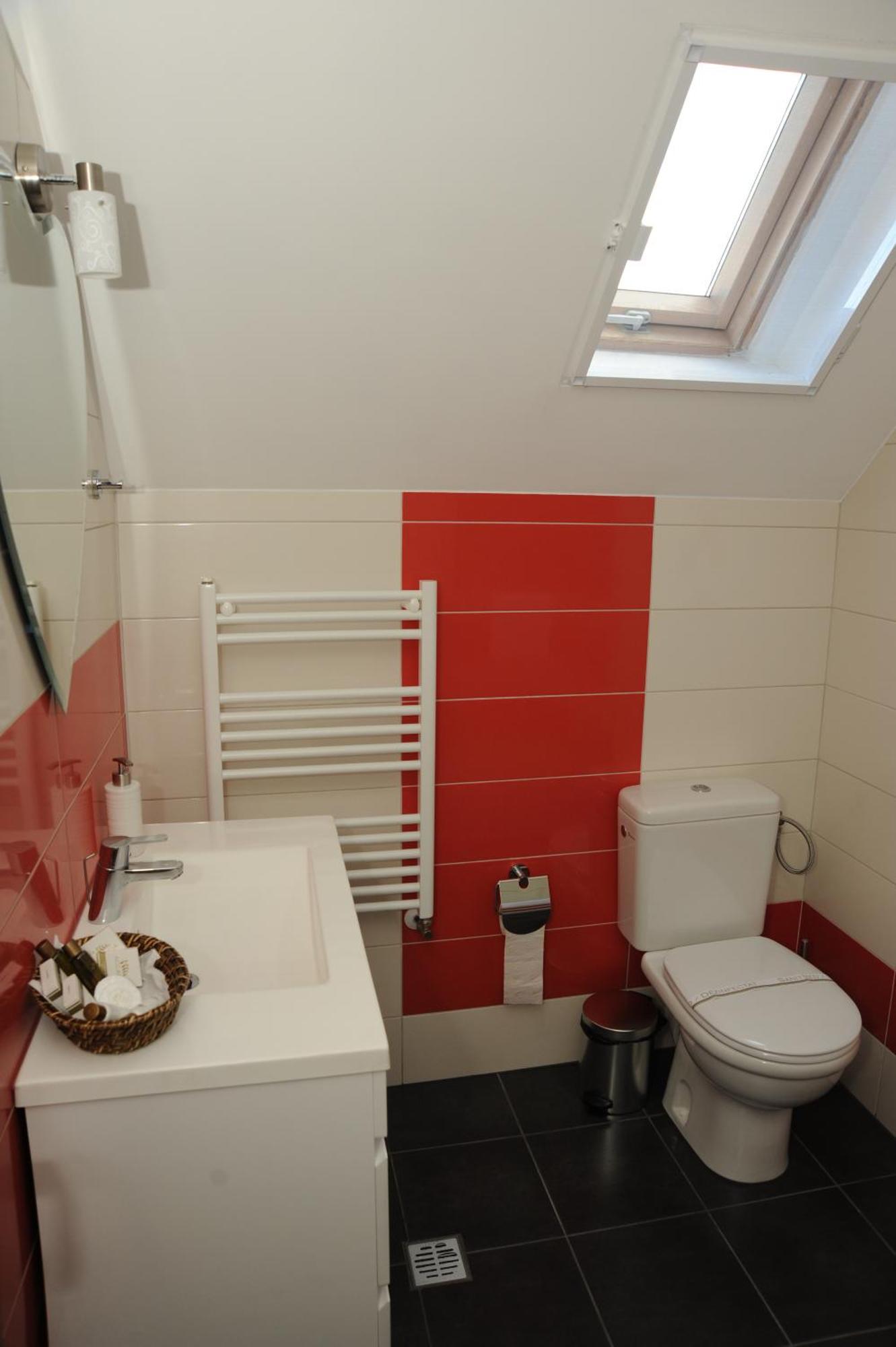 Castelul De Smarald Bed & Breakfast Pangaracior
