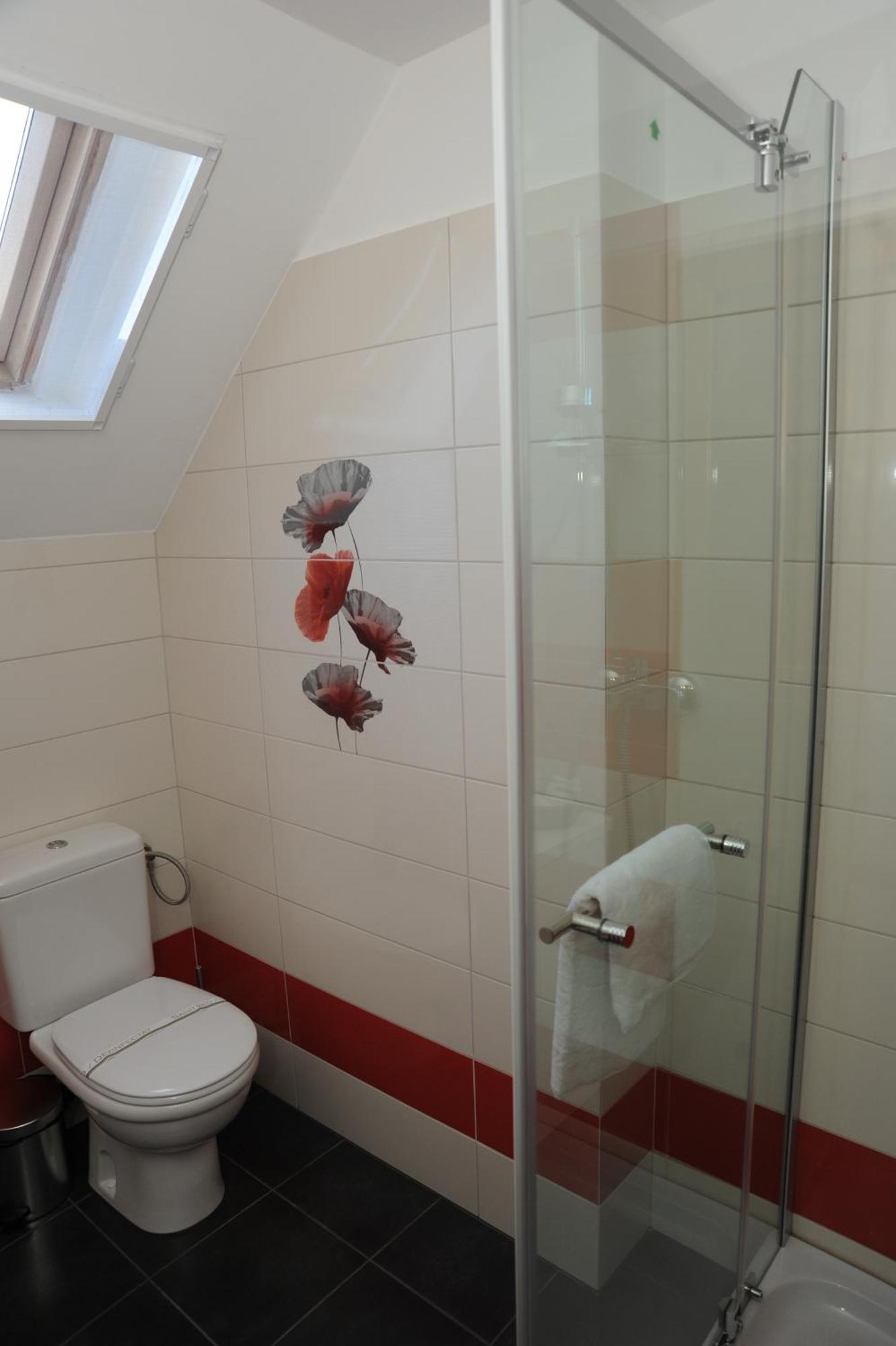 Castelul De Smarald Bed & Breakfast