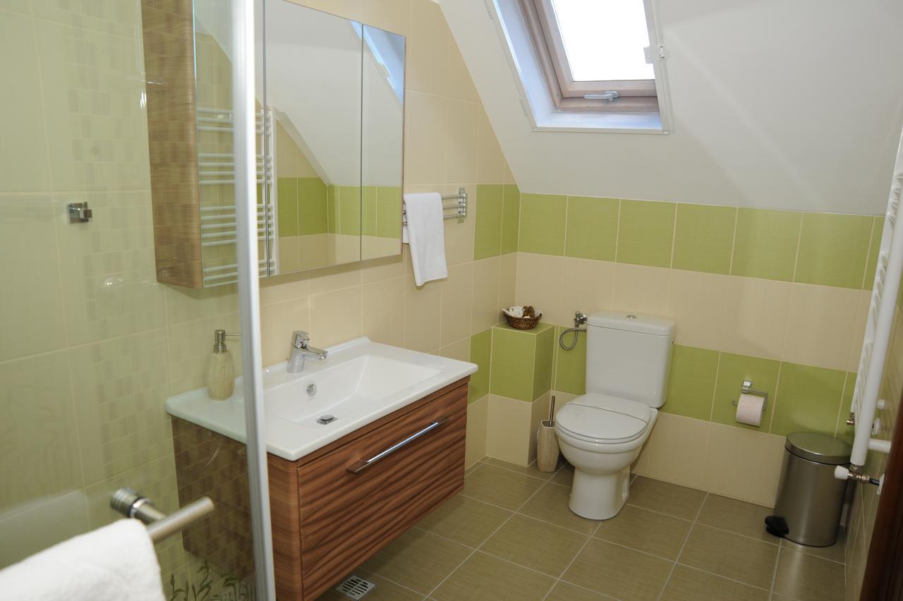 Bed & Breakfast Castelul De Smarald